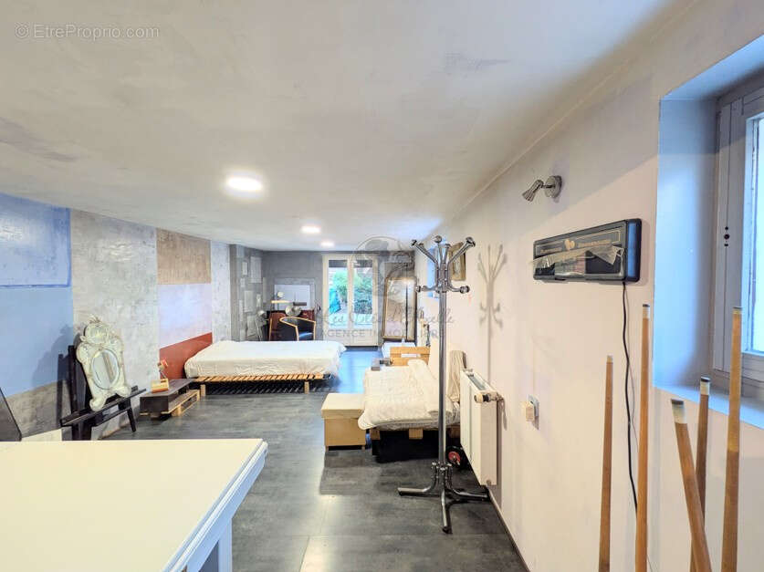 Maison à GREZIEU-LA-VARENNE