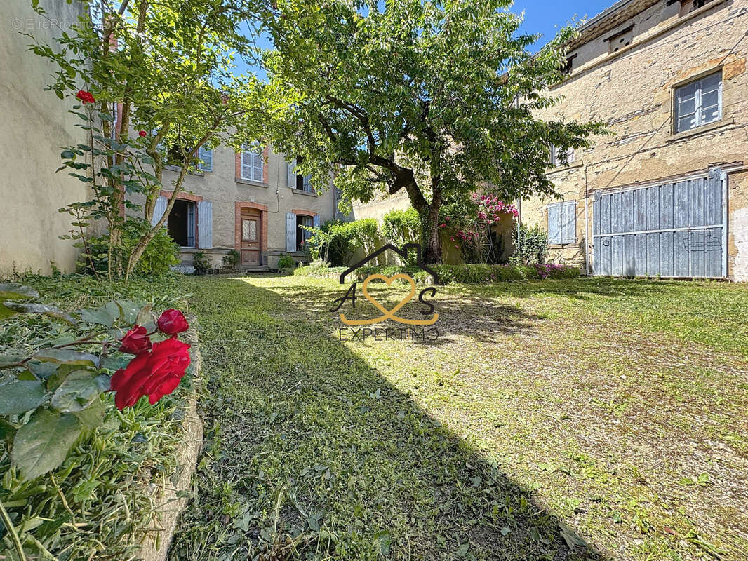 Magnifique bâtisse à rénover au cœur de Billom - photo 3