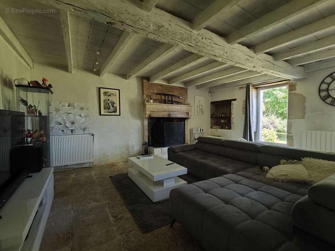 Maison à CHASSENEUIL-SUR-BONNIEURE