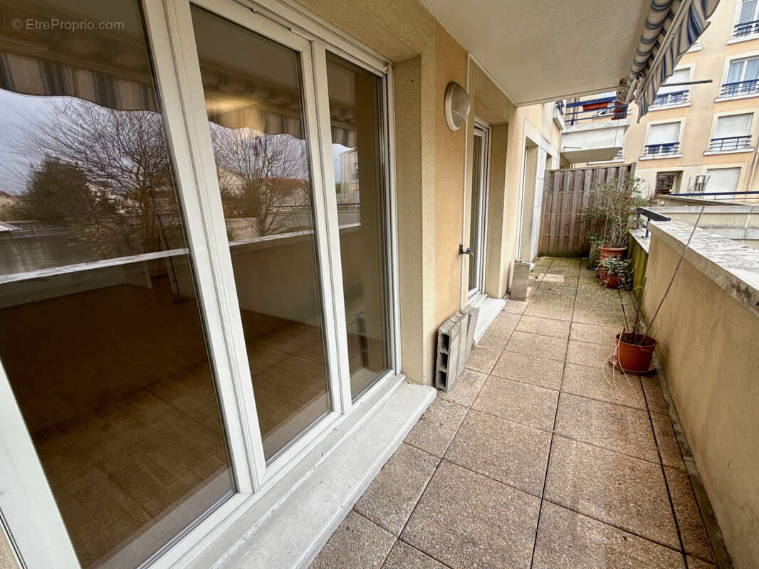 Appartement à LE BLANC-MESNIL