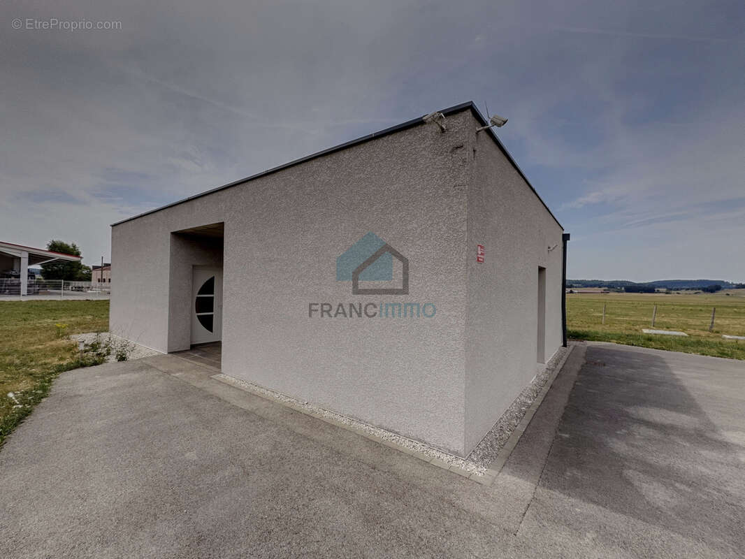 Damprichard - local commercial - photo 6