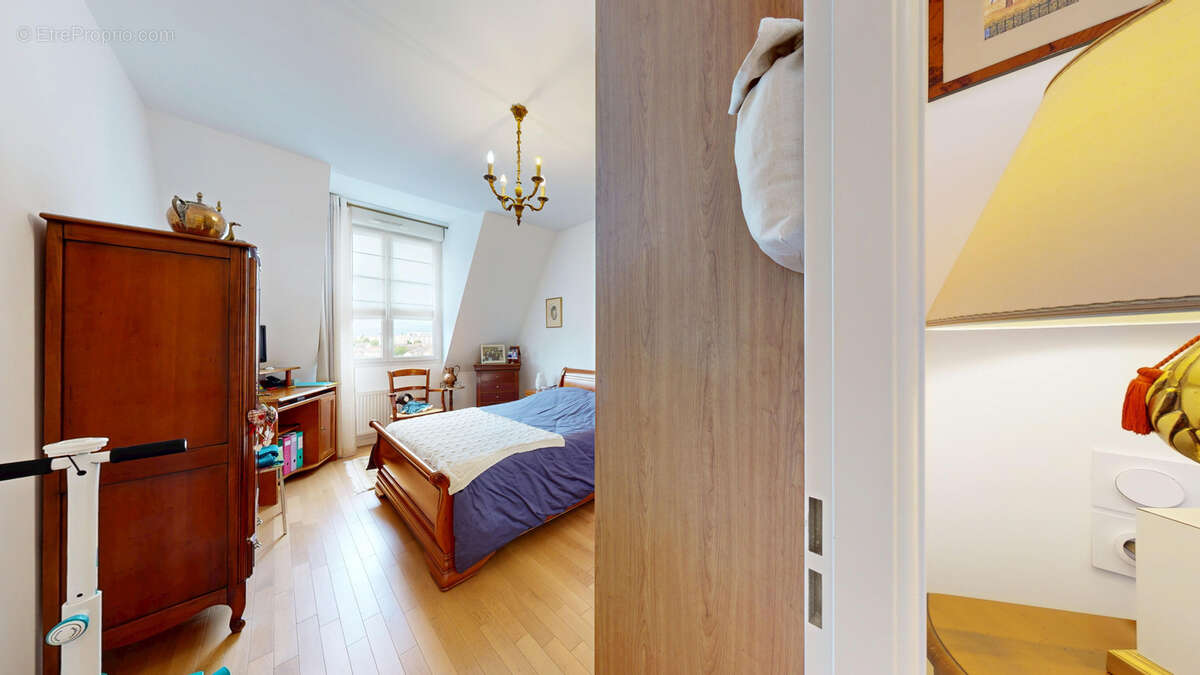 Appartement à LES CLAYES-SOUS-BOIS