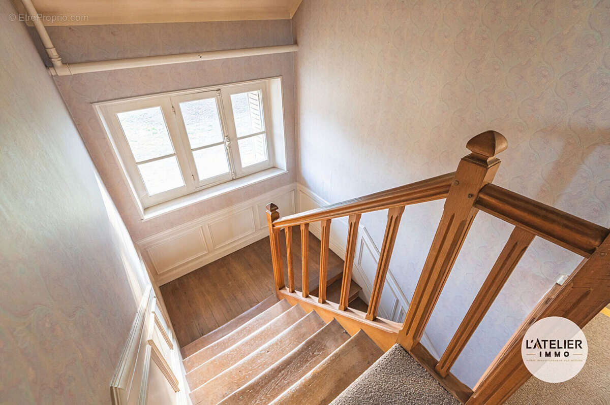 Maison à GUIGNICOURT