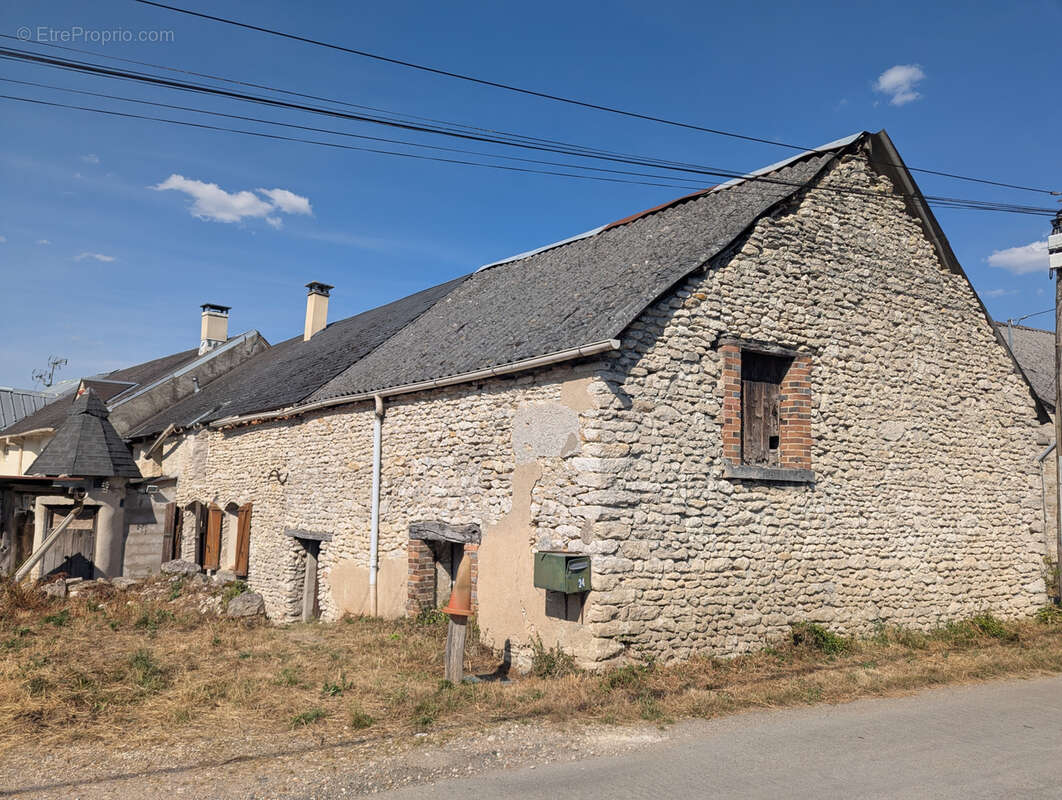 Maison à CORQUILLEROY