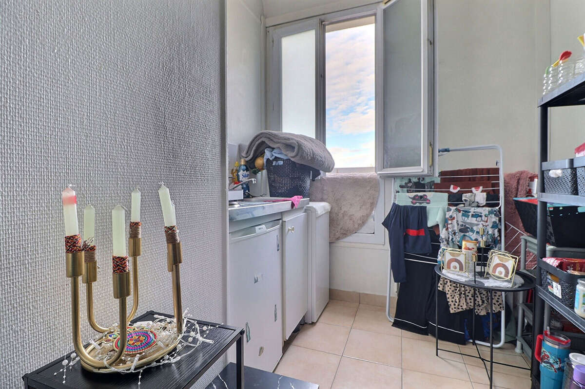 Appartement à AUBERVILLIERS