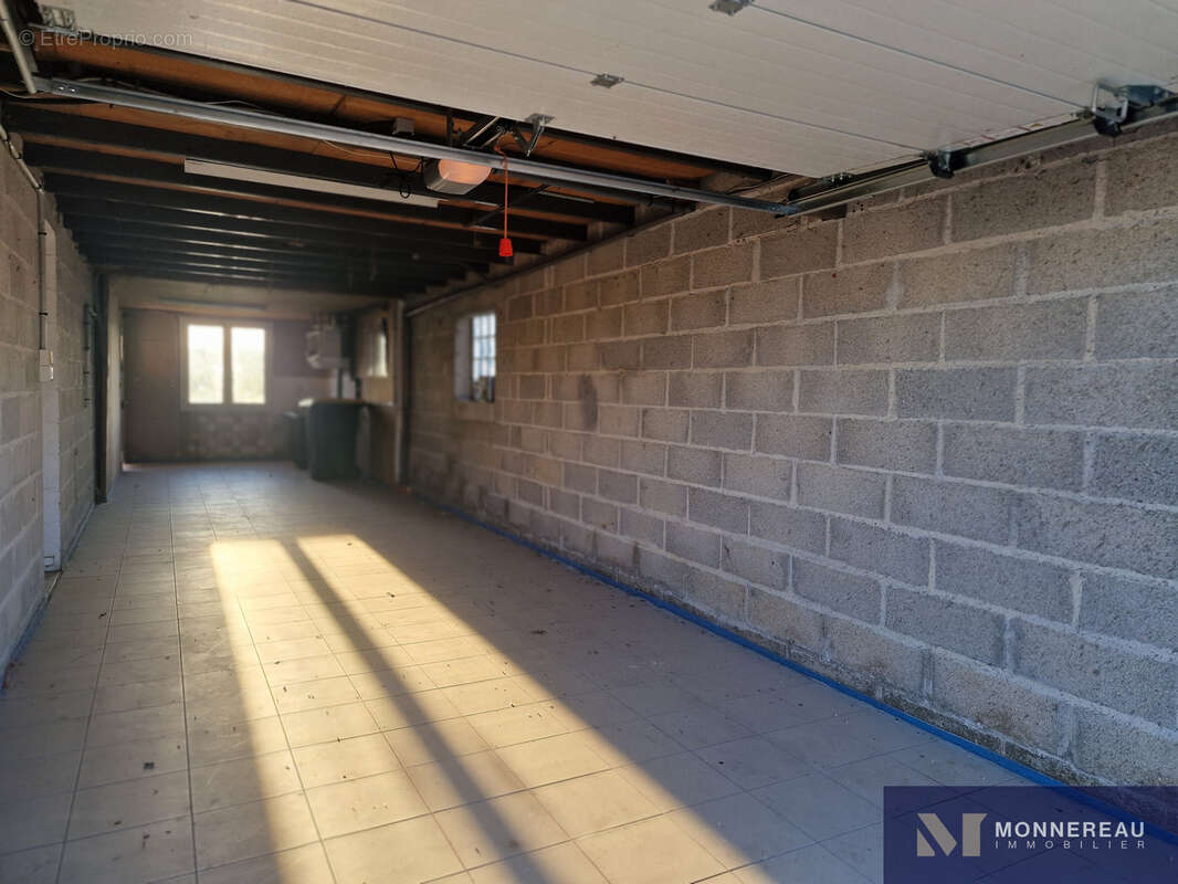 Maison à MONTMOREAU-SAINT-CYBARD