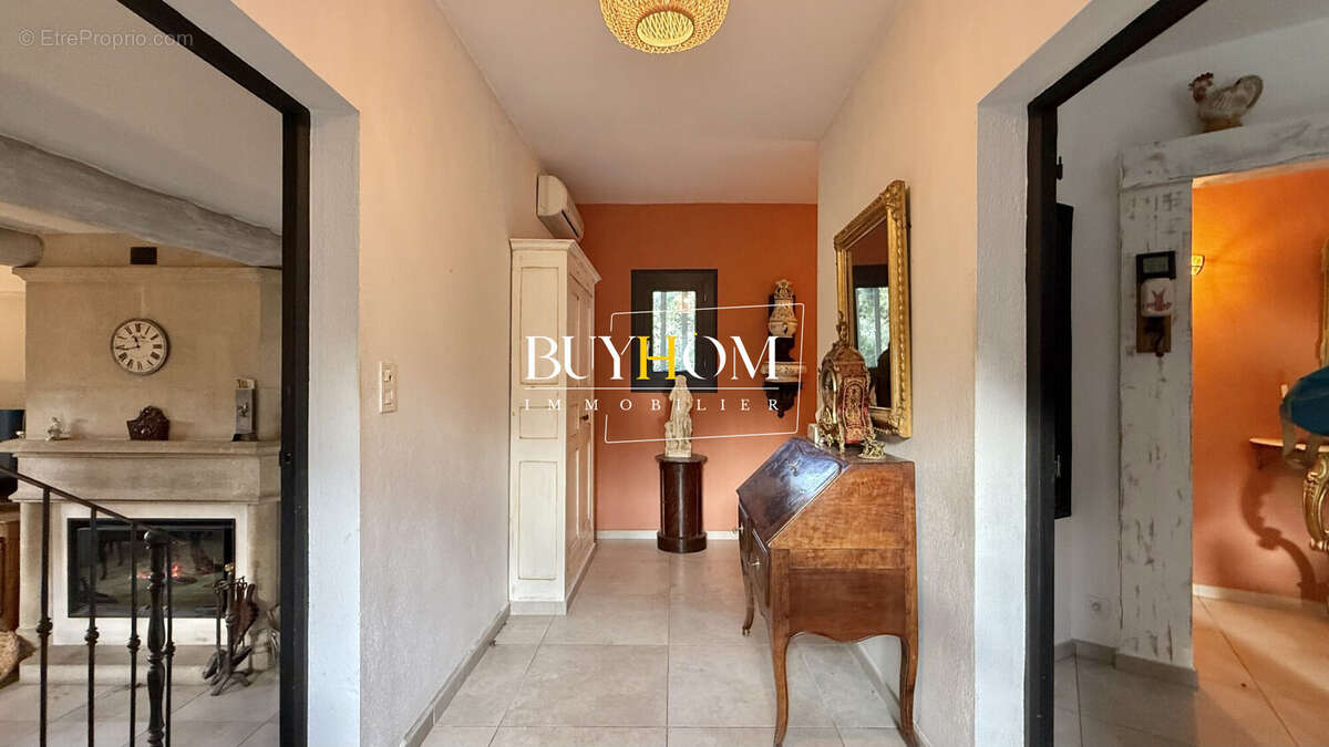 Maison à L'ISLE-SUR-LA-SORGUE