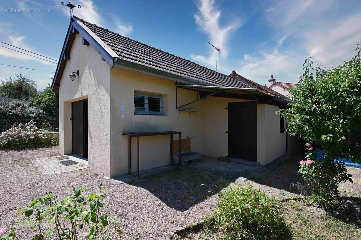 Maison à CERCY-LA-TOUR