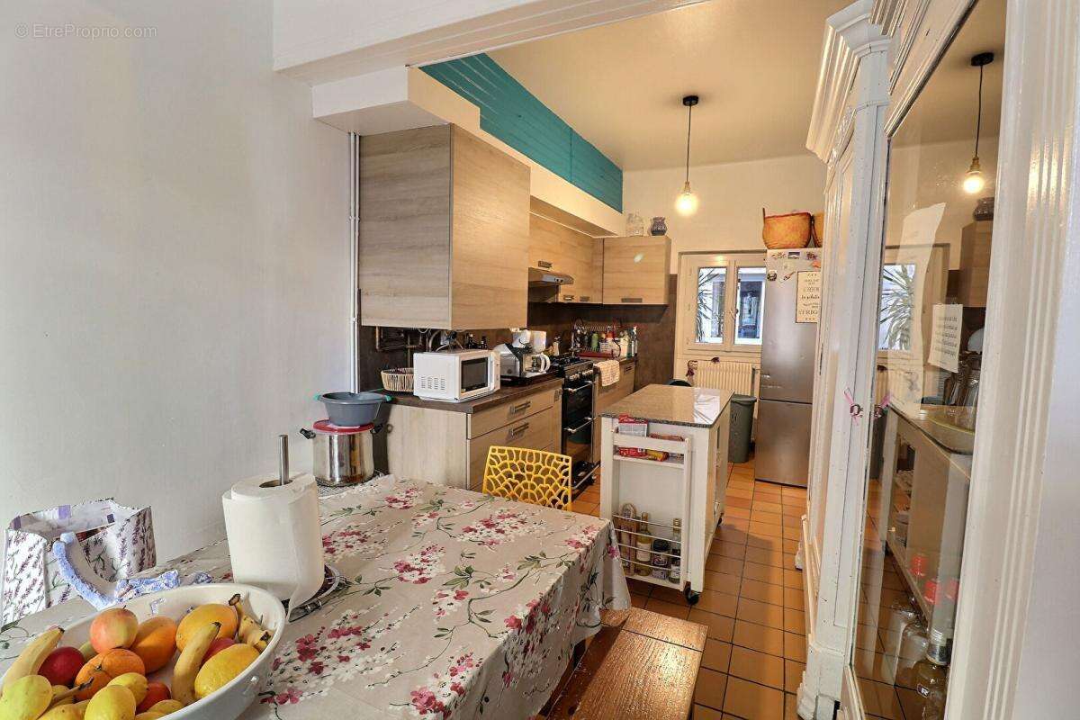 Appartement à BAGNOLS-SUR-CEZE