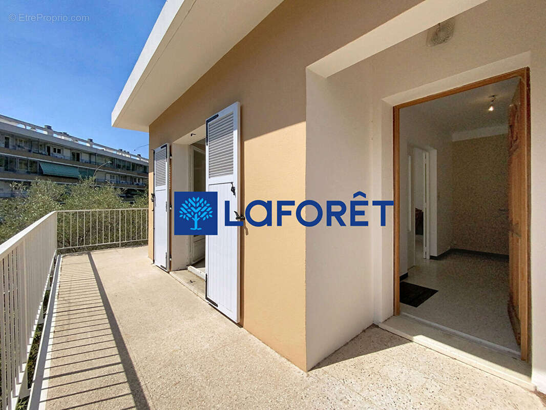 Villa 7 pièces - deux appartements - Terrain 753 m² à La Garde - photo 3