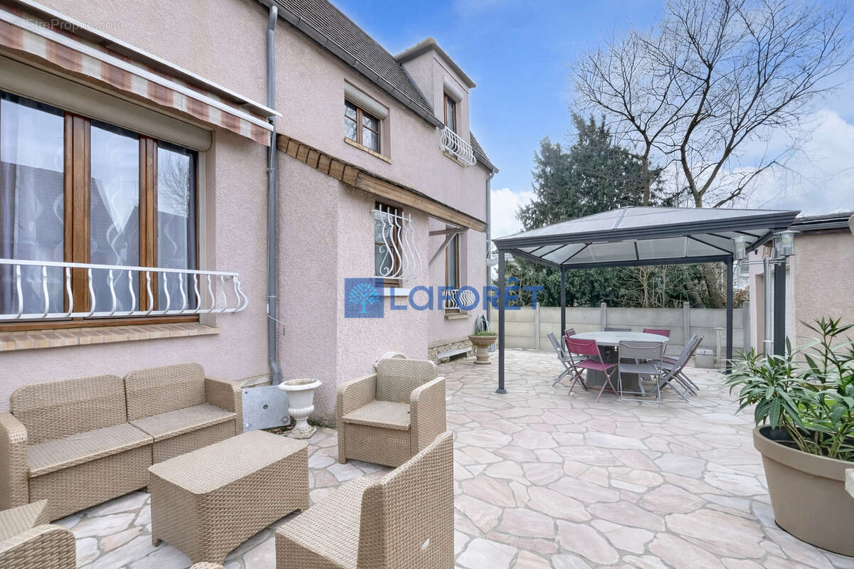 Maison à SAVIGNY-SUR-ORGE