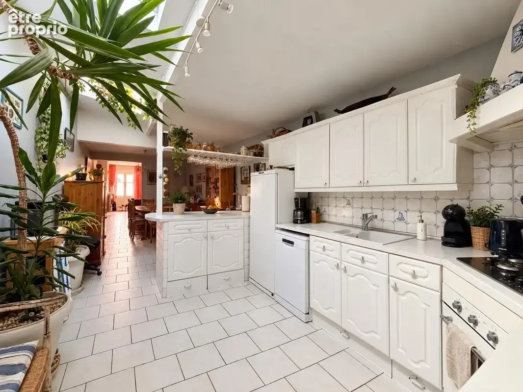 Maison de ville avec grand jardin arbore de 370m2 ! - photo 6