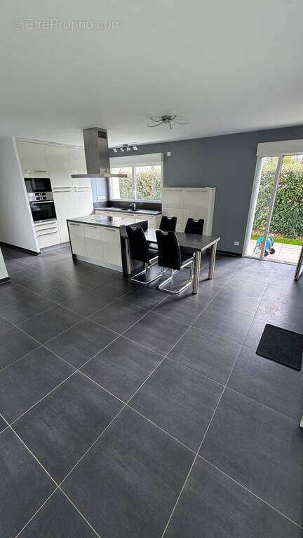 Appartement à PREVESSIN-MOENS