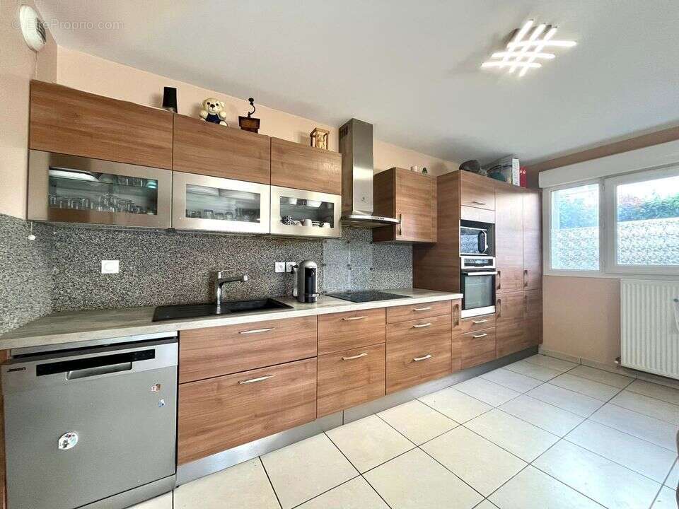 3 chambres  - Appartement à CRANVES-SALES