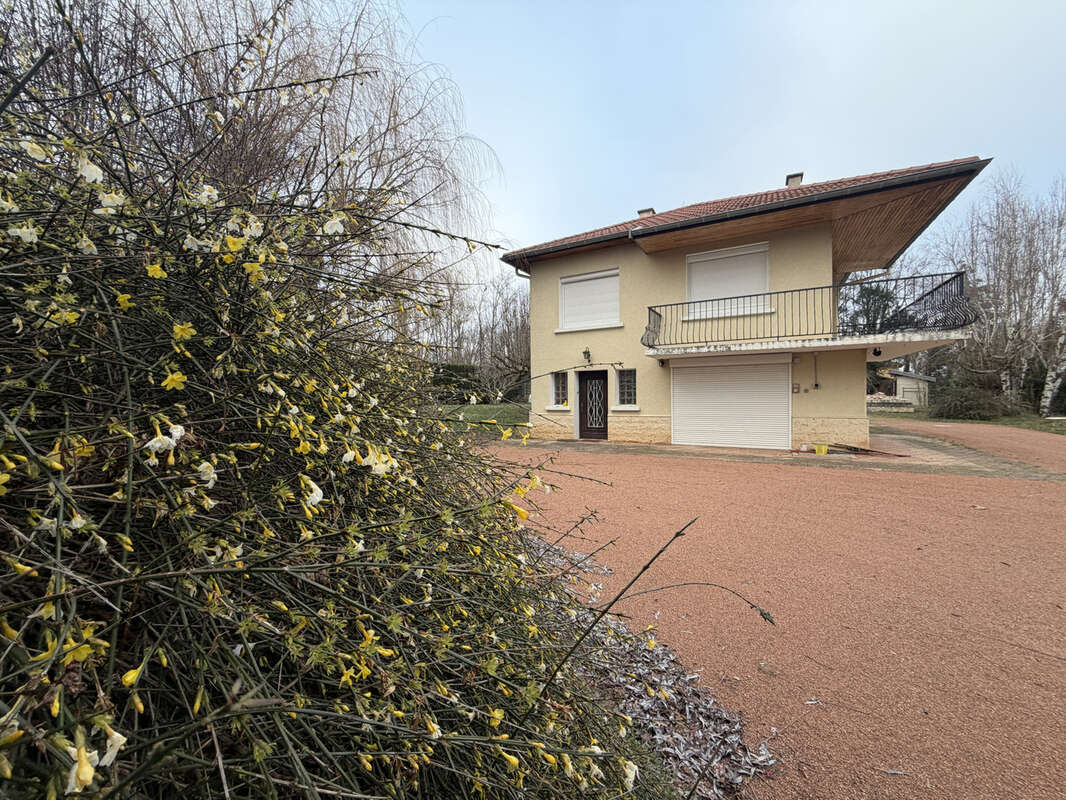 Maison à RIORGES