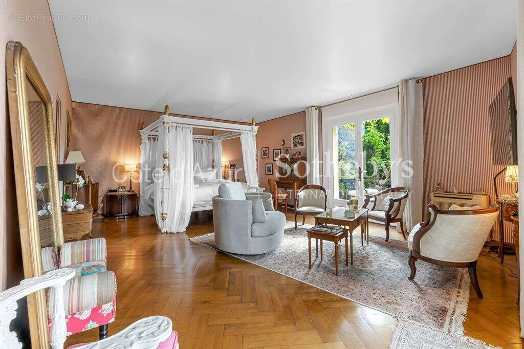Villa florentine de plain-pied avec maison d’invités et piscine à Grasse Saint-François - photo 14