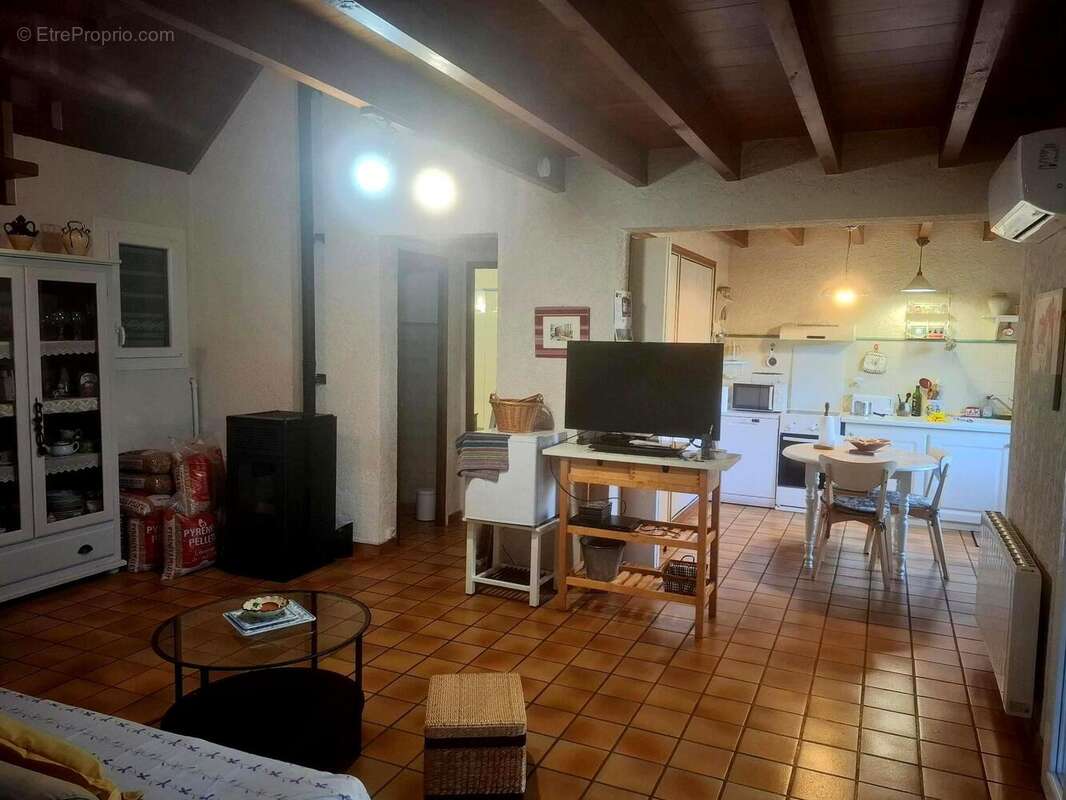 Maison 75 m² à Saint-Beat  - photo 7