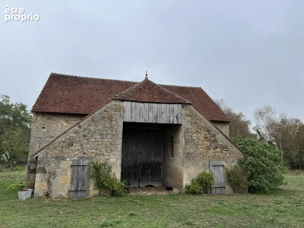 Sud Cher : pté 40 ha : grange réhabilitée, dépendances, étang, prairie, taillis - photo 10