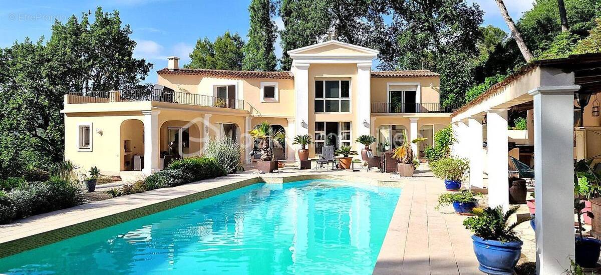 Maison à MOUGINS