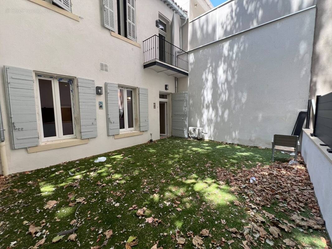 Appartement à MARSEILLE-4E