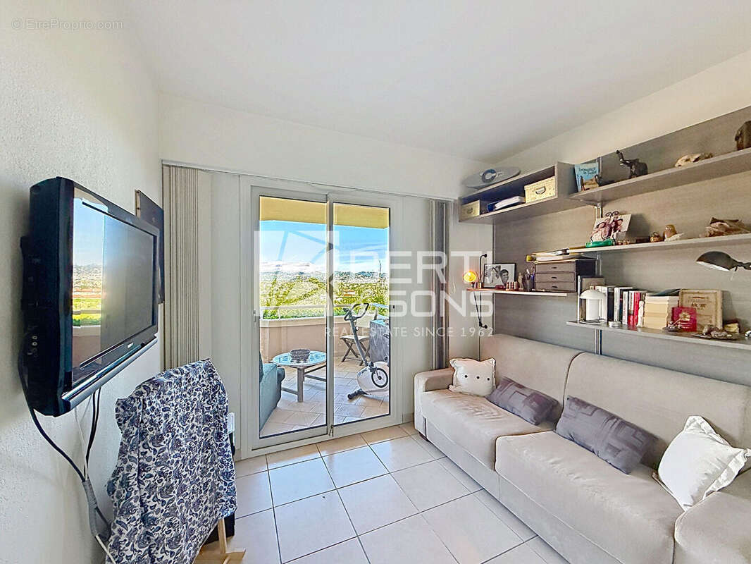 Appartement à MANDELIEU-LA-NAPOULE