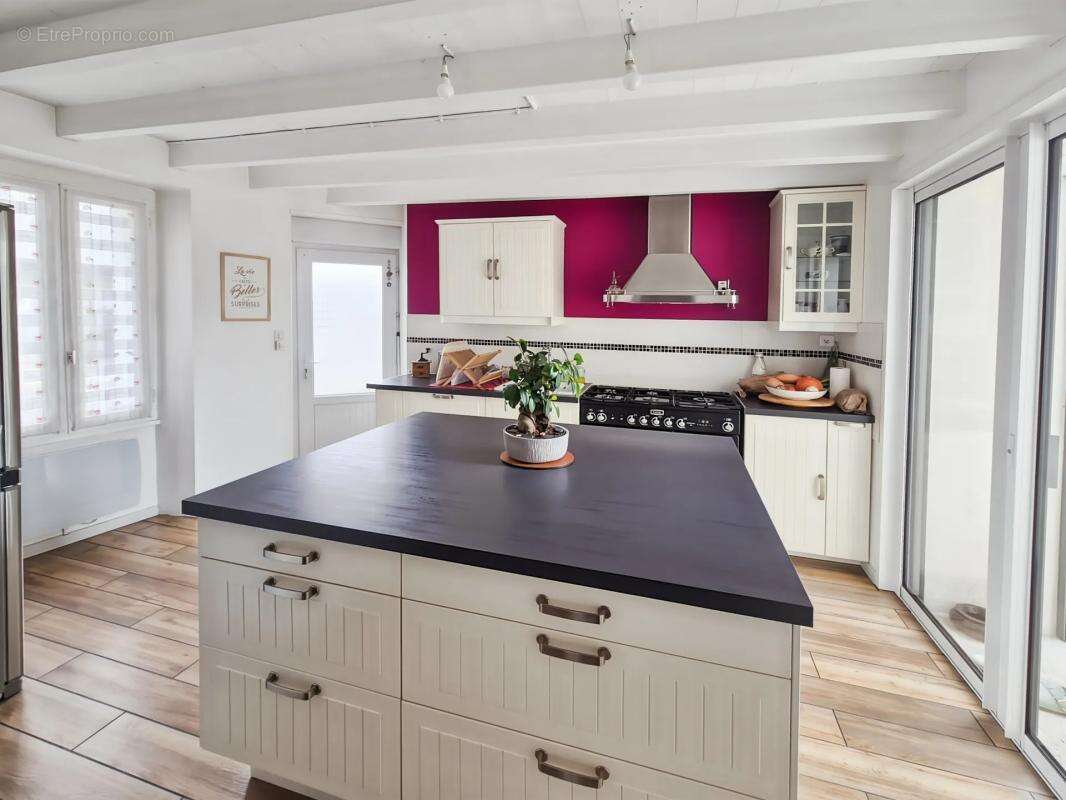 Maison à MONTREVAULT