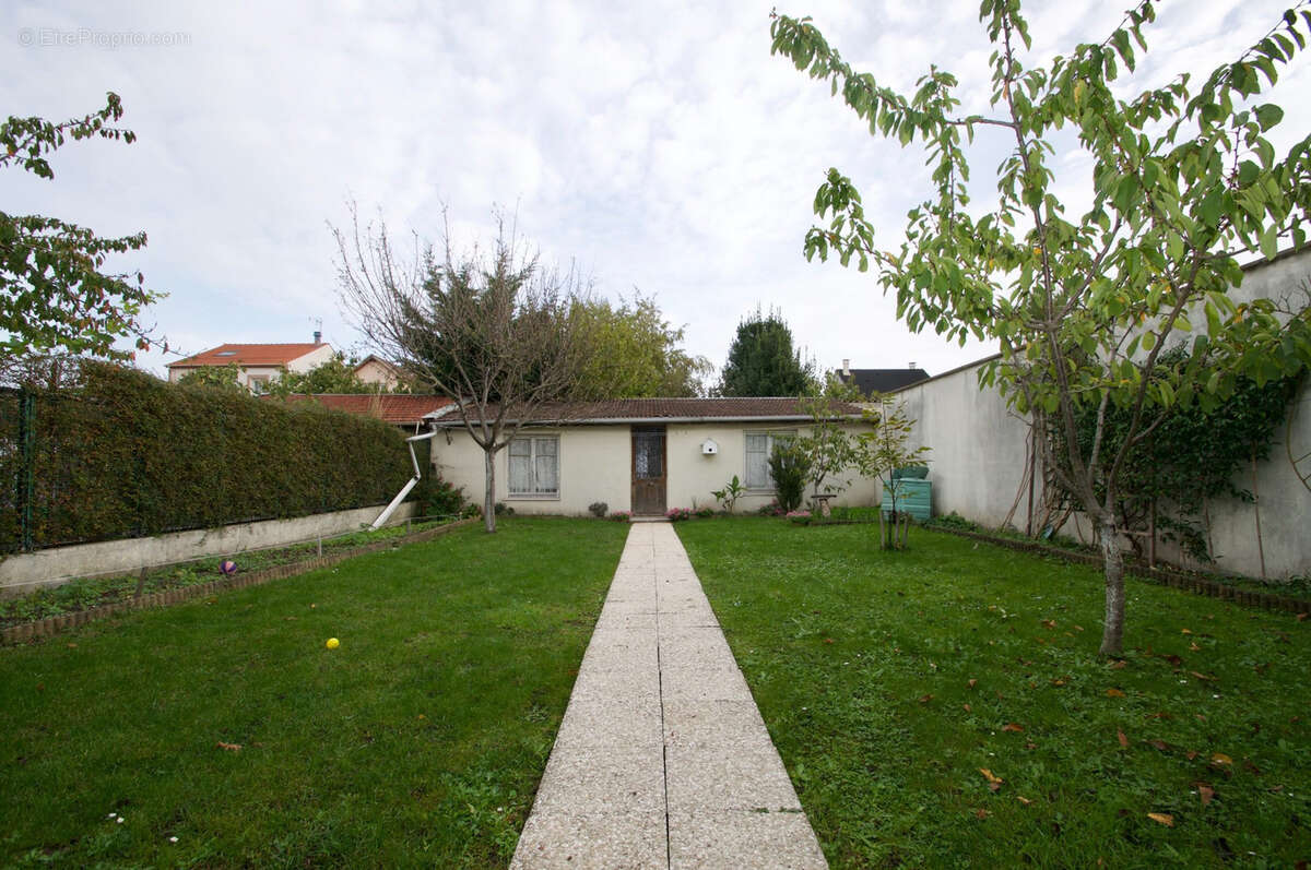 Maison à LE BLANC-MESNIL