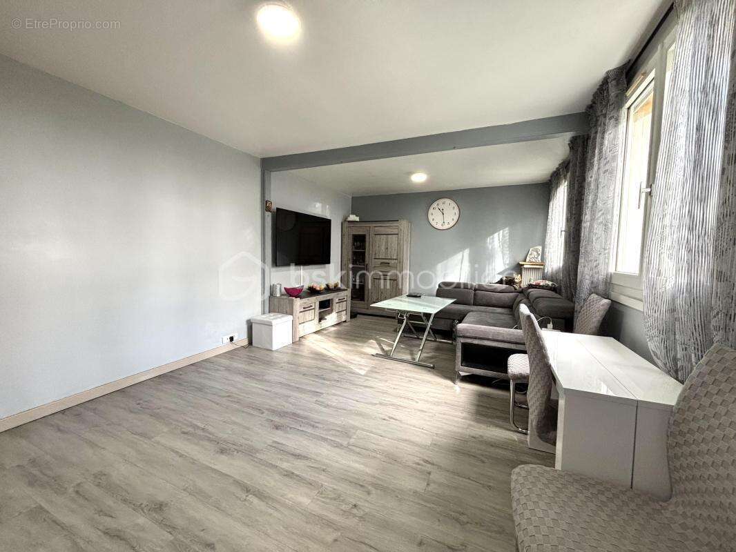 Appartement à SAINT-GERMAIN-LES-ARPAJON