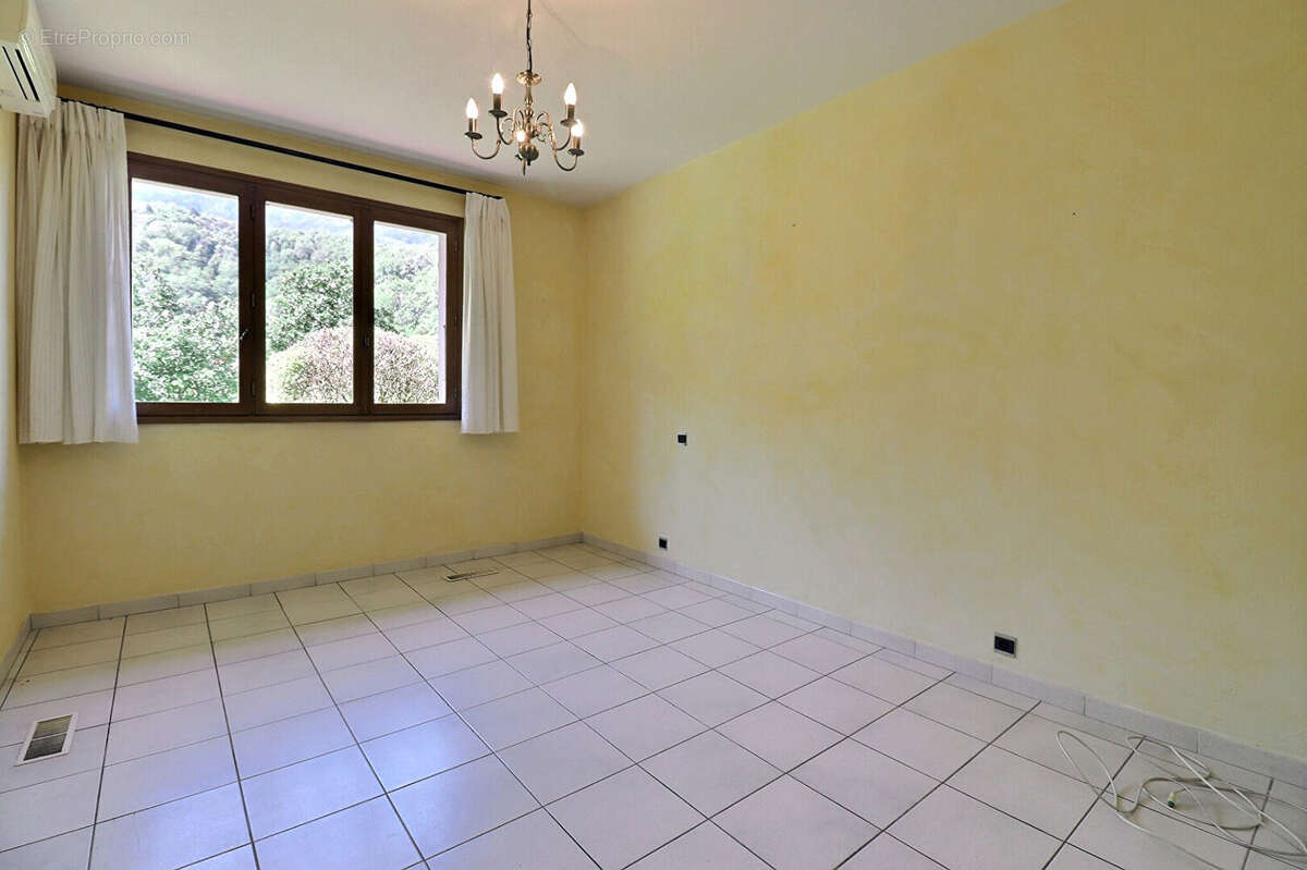 Maison à CHAPAREILLAN