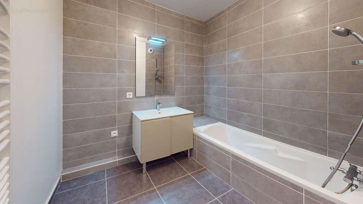 Appartement à MEYLAN