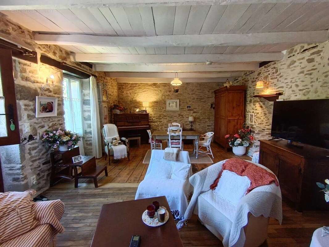 Maison à MENOIRE