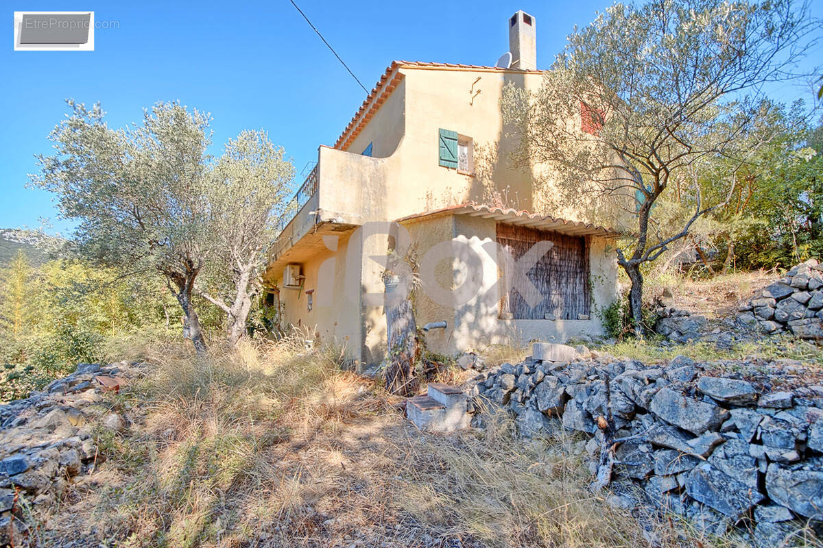 Maison à SOLLIES-TOUCAS