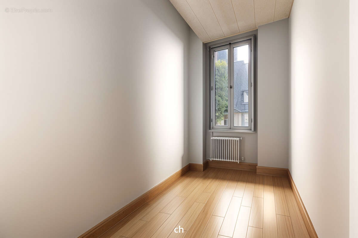 Appartement à MARSEILLE-1E