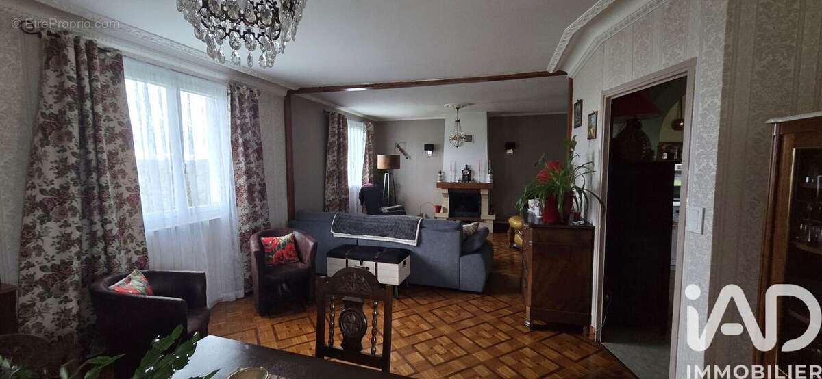 Maison 232 m² à Montredon  - photo 4