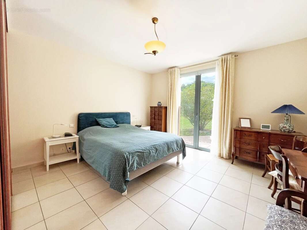 Maison à L'ISLE-SUR-LA-SORGUE