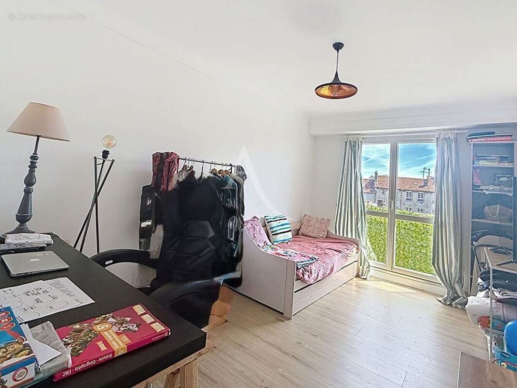 Verdun appartement 5 pièces,,2 balcons, garage et cave - photo 6