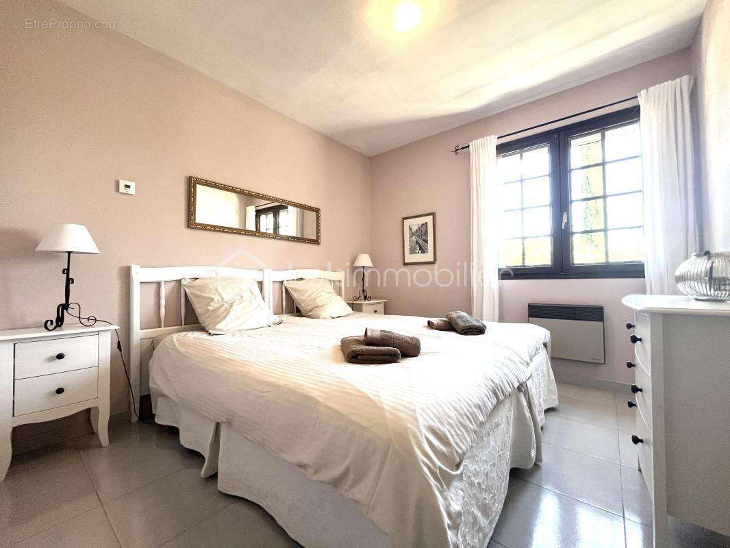 Maison à BAGNOLS-EN-FORET