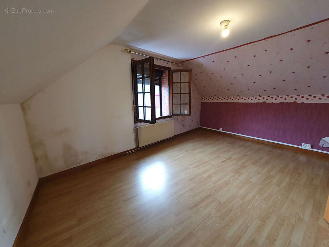 Maison à SAINT-QUENTIN