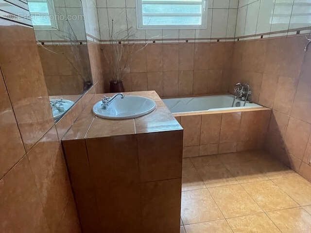 Maison à SAINT-DENIS