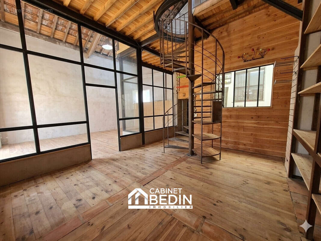 Commerce 376 m² à Preignac  - photo 3