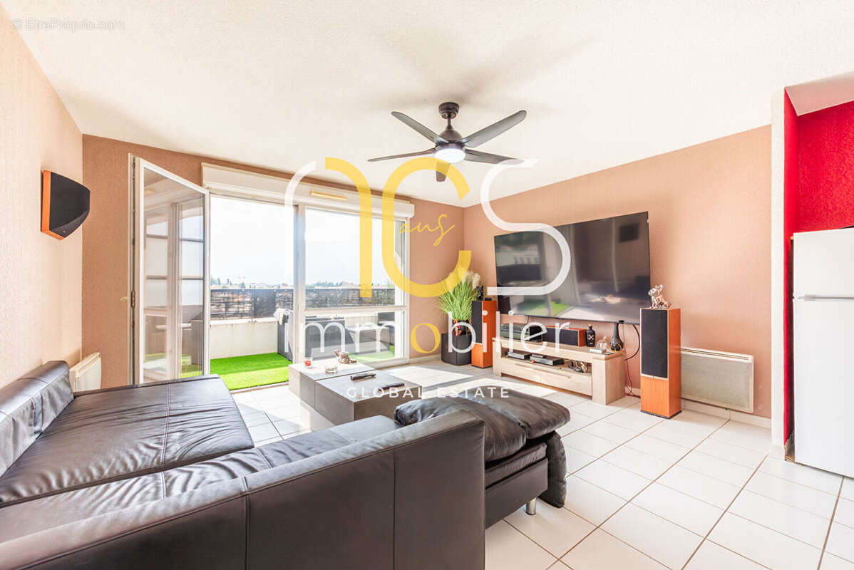 Appartement à CHATEAUNEUF-LES-MARTIGUES