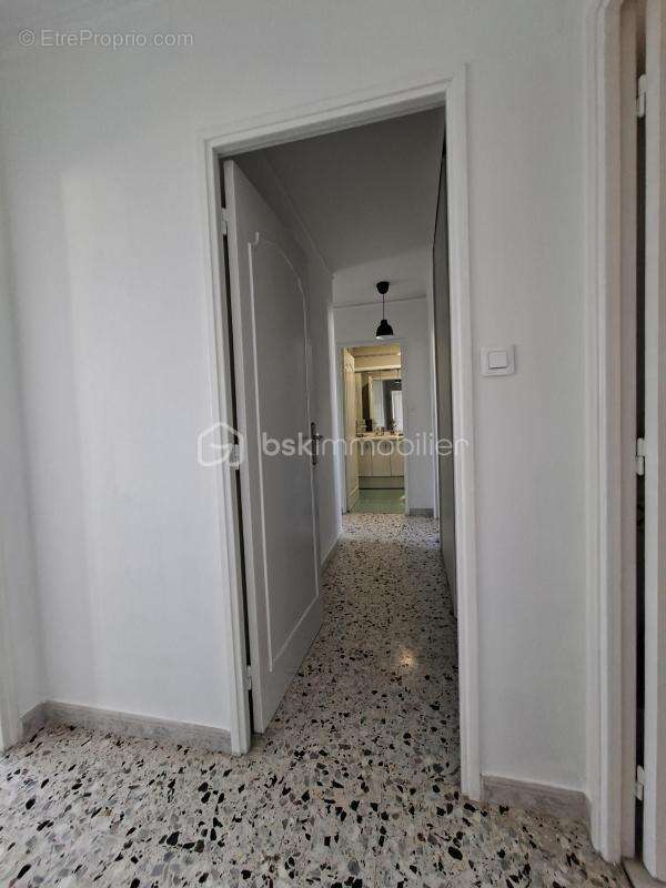 Rare VUE Féérique sur la Mer et la Ville,  appartement T4 en excellent état - photo 12