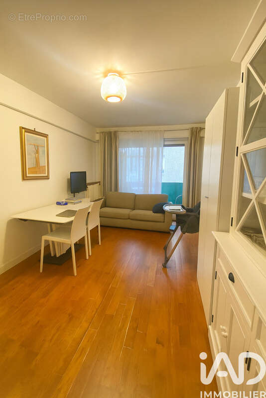 Photo 2 - Appartement à PARIS-16E