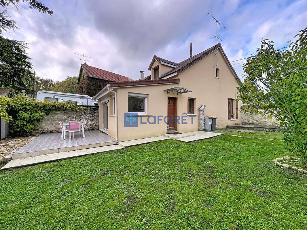 Maison à GIRONVILLE-SUR-ESSONNE