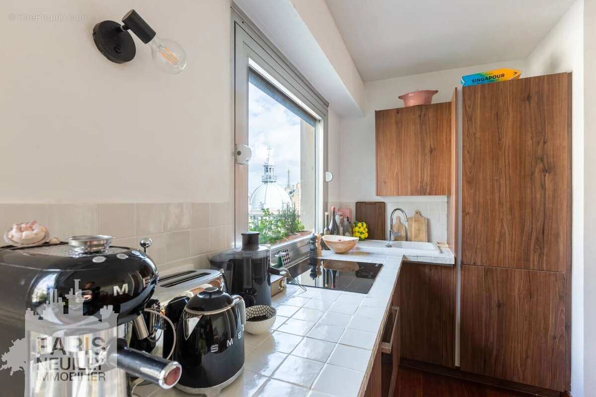 Appartement à PARIS-16E