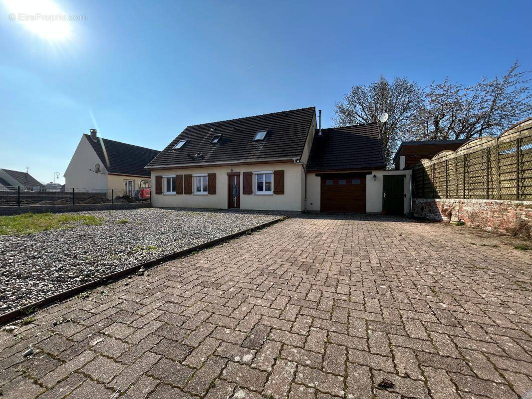 Maison à BRUNVILLERS-LA-MOTTE