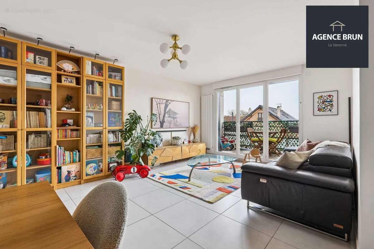 Appartement à SAINT-MAUR-DES-FOSSES