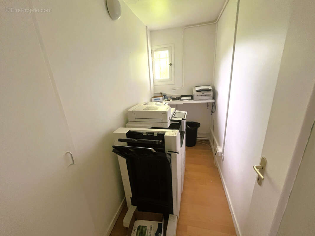 Commerce à NOGENT-LE-PHAYE