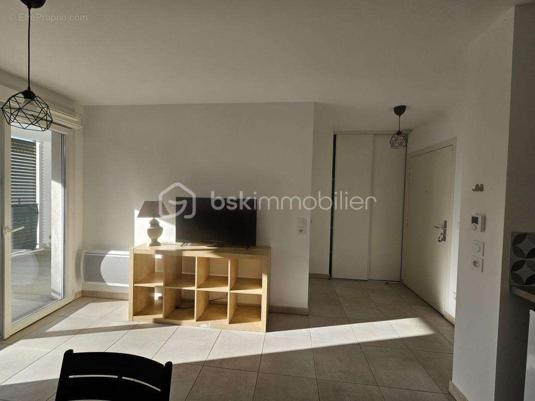 Baisse de prix - Studio avec grande terrasse - Idéal investissement ou 1 er achat - photo 4