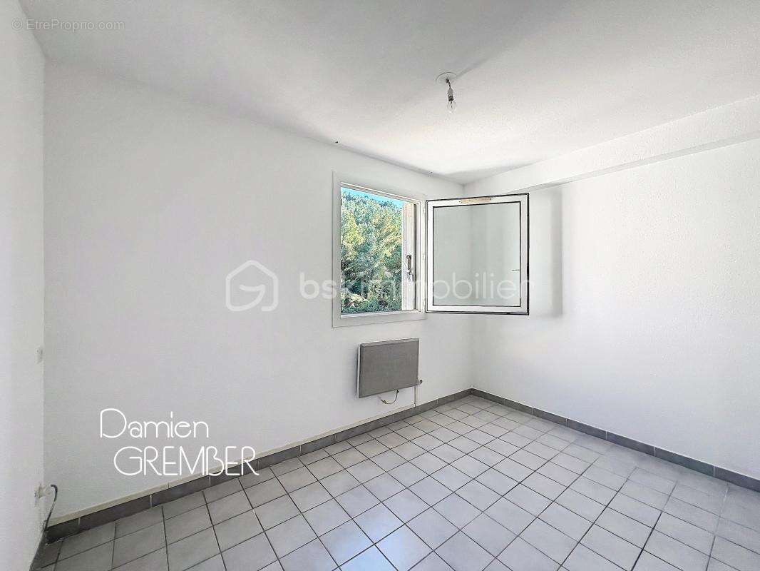  T3 avec Parking et terrasse au dernier étage dans résidence avec piscine ‍ - photo 4
